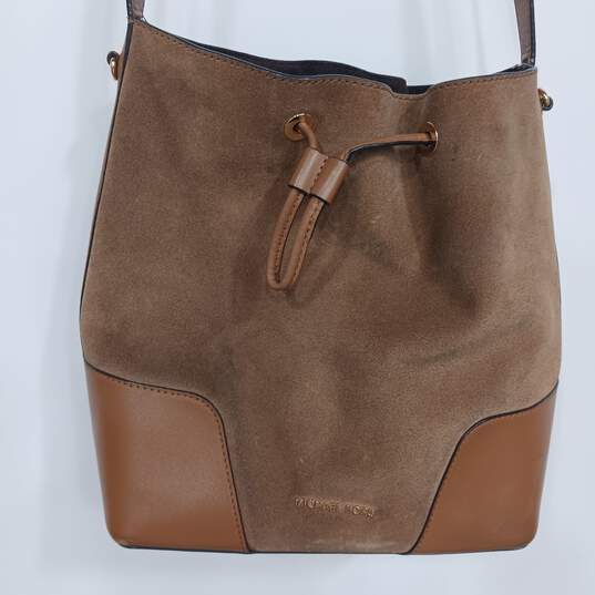 Michael Kors Brown Leather Bucket Bag image number 2