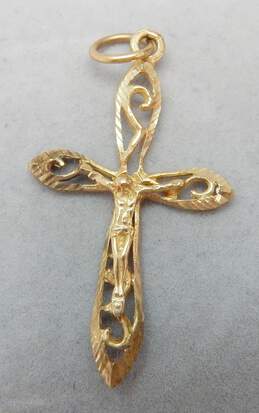 14K Yellow Gold Etched Crucifix Cross Pendant 1.9g alternative image