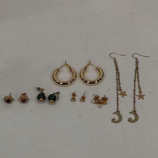 Sunglasses and Gold Tones Costume Jewelry Lot image number 2