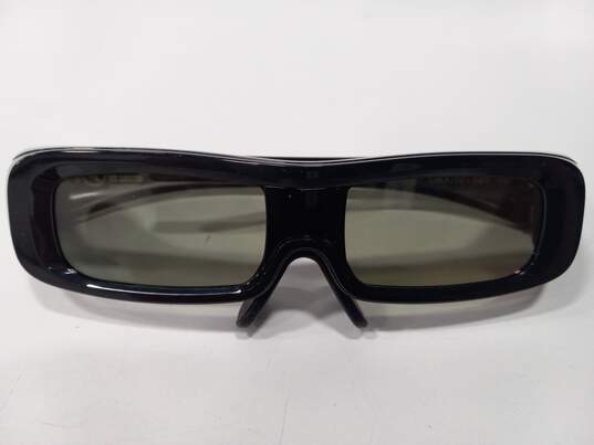 Pair Of Panasonic 3D Glasses TY-EW3D2M & TY-EW3D10 W/ Cases image number 2