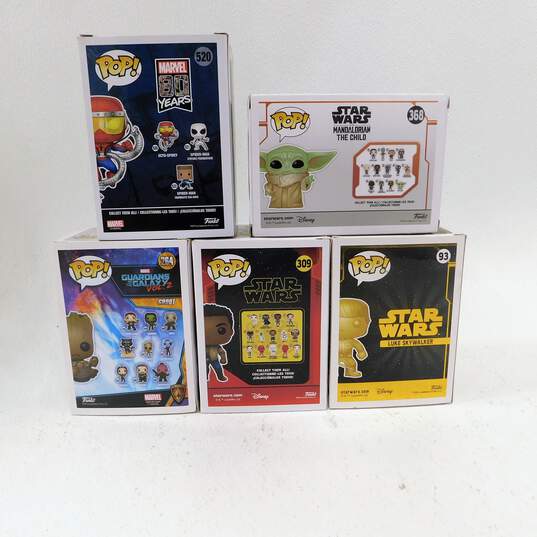 Mixed Lot Of Star Wars And Marvel  Funko Pops image number 17