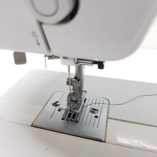 Brother XL5500 42-Stitch Function Free Arm Sewing Machine image number 2