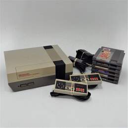 Nintendo NES w/6 Games Ghosts 'n Goblins
