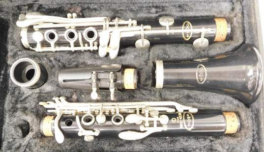 Vito Brand 7212 and V40 Model B Flat Clarinets w/ Case and Accessories (Set of 2) image number 2