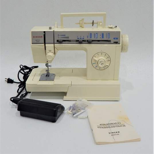 Singer Electric Sewing Machine 4528C w/ Accessories & Manual image number 1