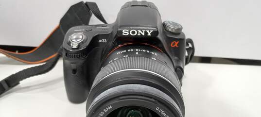 Sony Alpha 33 Digital Camera with Carrying Case image number 2