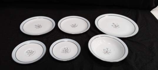 Set of 6 Vintage Bluebell Floral Bowl, Plates & Saucers image number 1