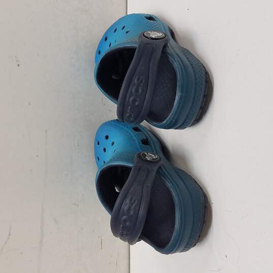Crocs Blue Sandals Size 4c image number 4