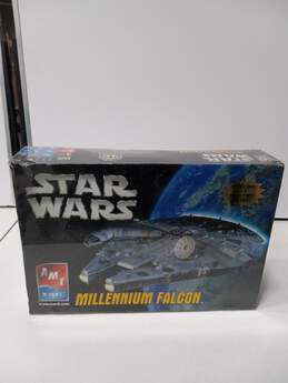 AMT Ertl Star Wars Millennium Falcon Model Kit New