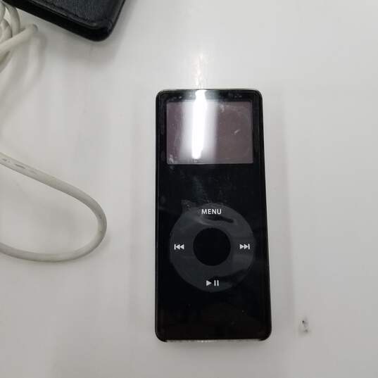 Very Lightly Preowned iPod Nano 1st Gen A1137 image number 3