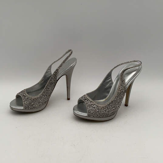 Womens Silver Leather Rhinestone Peep Toe Stiletto Slingback Heels Size 7 image number 4
