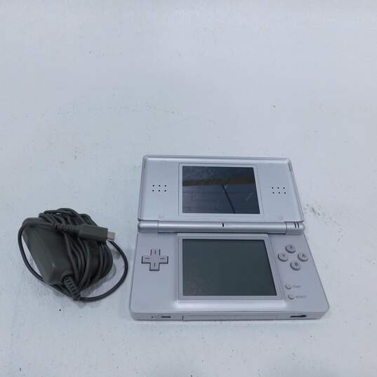 Nintendo DS Lite image number 1