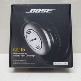 Bose QC15 Acoustic Noise Cancelling Headphones in Case
