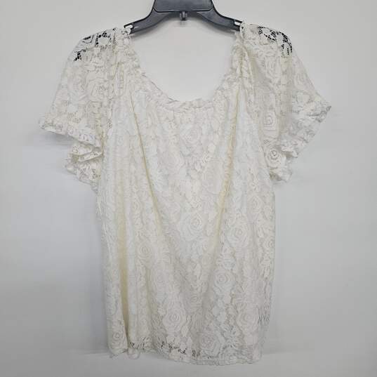 White Lace Floral Print Blouse image number 2
