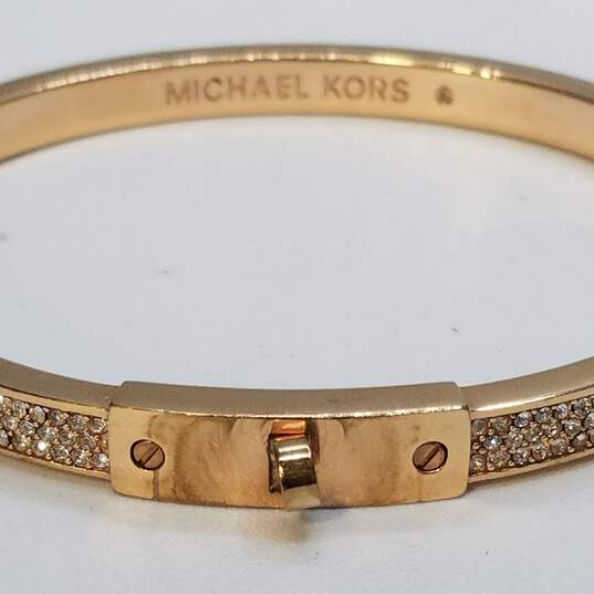 Michael Kors Gold Tone Crystal Hinged Bangle 7 5/8inch Bracelet 23.0g image number 2