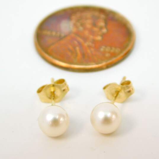 14K Yellow Gold Pearl Stud Earrings 1.0g image number 4