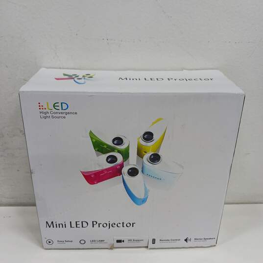 Excelvan RD-802 LED Mini Projector image number 2