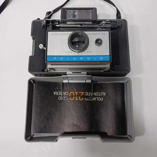 Vintage Polaroid Land Camera Automatic 210 image number 2