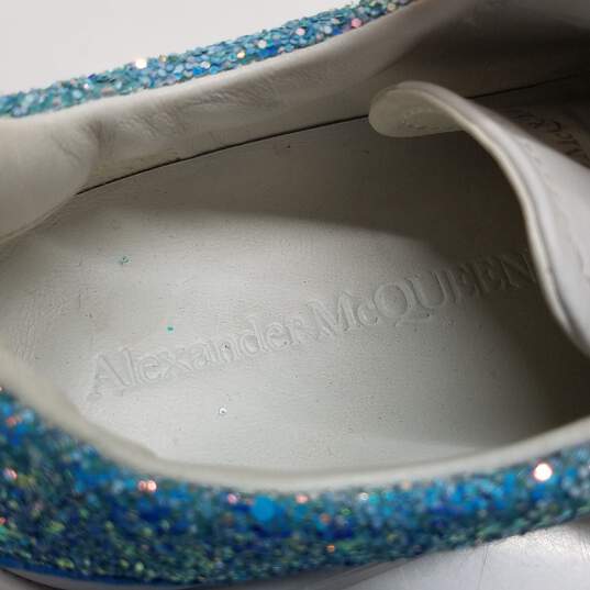 AUTHENTICATED Alexander McQueen White Leather Glitter Embellished Sneakers Size 36.5 image number 5