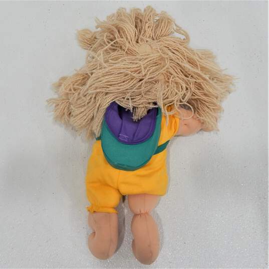 Vintage Cabbage Patch Kid Feed Me Doll w/ Backpack Blonde Girl image number 2