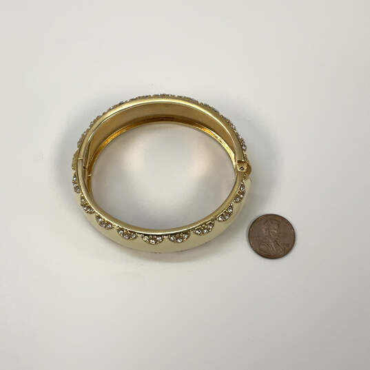 Designer Stella & Dot Enamel Gold-Tone Crystal Hinged Bangle Bracelet image number 4