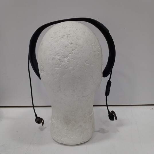 Bose QuietControl 30 Neckband Wireless Headphones-In Case image number 2