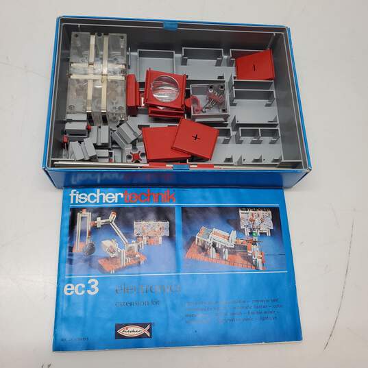 Set of 2 Fischer Technik EM3 and EC3 Building Toys image number 3