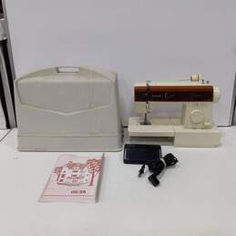 Vintage Singer Sewing Machine Model 5525 In Case