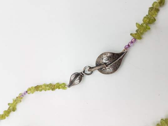 925 Silver Peridot Chips Leaf Clasp Strand Necklace image number 2