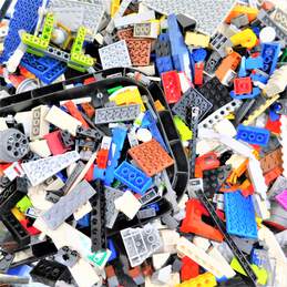 6.6 lbs. Of LEGOS Mixed Bricks And Pieces