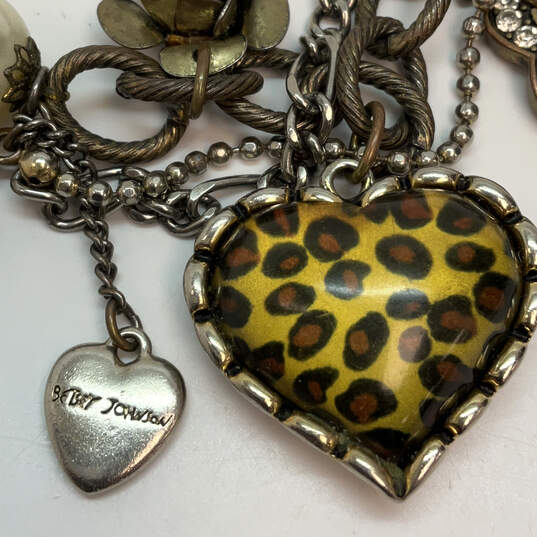 Designer Betsey Johnson Two-Tone Fashionable Pearl Heart Charm Bracelet image number 4