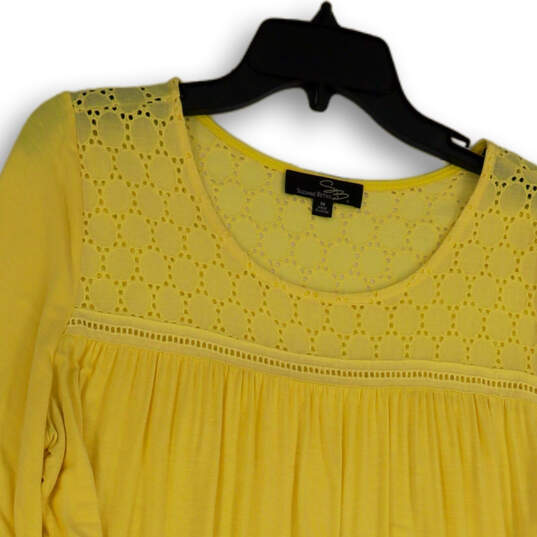 Womens Yellow 3/4 Sleeve Round Neck Pullover Blouse Top Size Medium image number 3