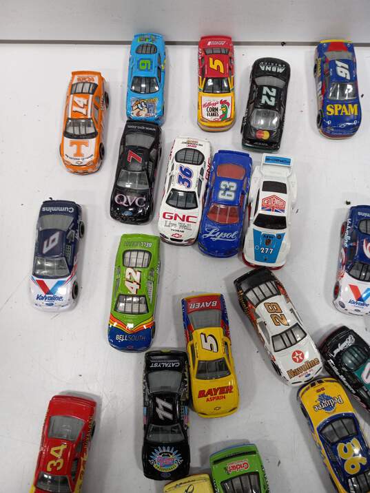 6LB Bulk Lot of Assorted Toy Cars, Stands, & Trading Cards image number 3