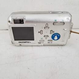 UNTESTED Olympus Silver Gold Stylus 410 4.0 MP Point and Shoot Digital Camera alternative image