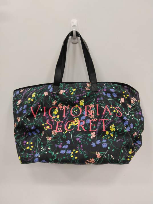 Bundle Of 4 Victoria Secret Tote Bags image number 3