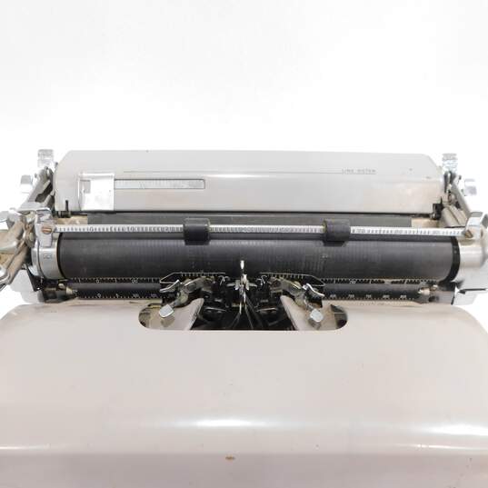 VNTG Royal Brand Metal Gray Manual Typewriter image number 6