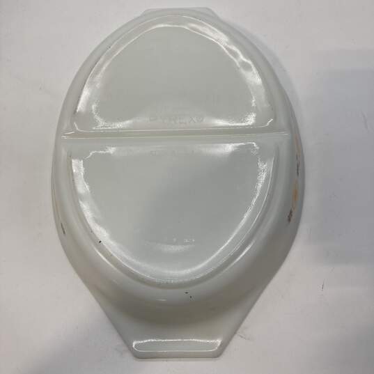 Pyrex Town & Country Oval Divided Dish image number 4