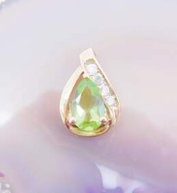 10k Yellow Gold Clear & Green Cubic Zirconia Pendant 1.2g