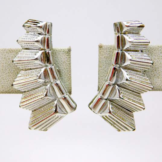 Vintage Coro Silver Tone Textured Geometric Clip-On Earrings 10.6g image number 2