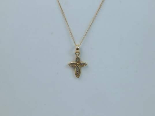 14K Yellow Gold Cross Pendant Necklace 1.8g image number 2