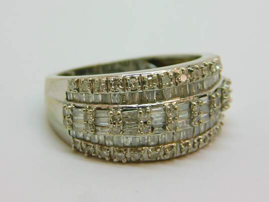 10K White Gold 0.71 CTTW Baguette & Round Diamond Ring 4.9g image number 1