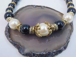 VNTG Mid Century Faux Pearl, Black & Gold Tone Beaded Necklace Lot alternative image