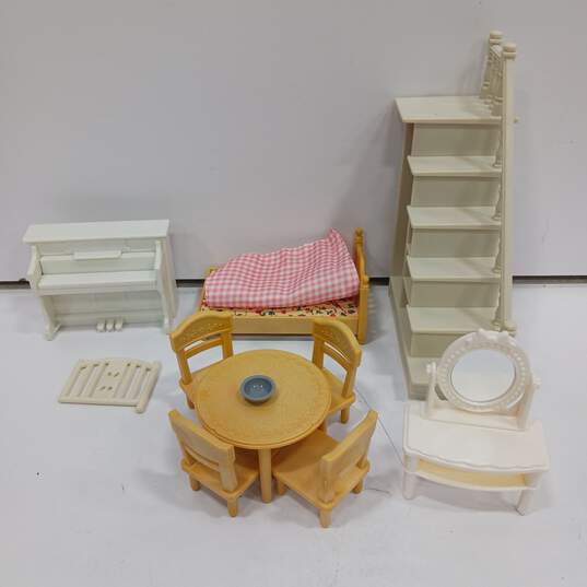 Calico Critters Red Roof Country House w/ Furniture and Critters image number 4
