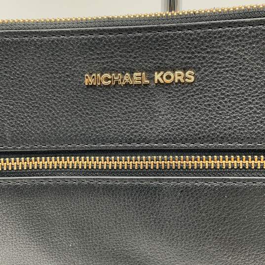 Michael Kors Womens Black Zipper Adjustable Strap Crossbody Bag Purse image number 6