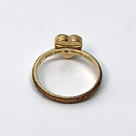 Designer Kate Spade Gold-Tone Tiny Heart Shape Round Band Ring Size 6.75 image number 3