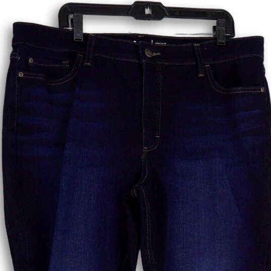 Womens Blue Denim Medium Wash Pocket Stretch Straight Leg Jeans Size 20M image number 3