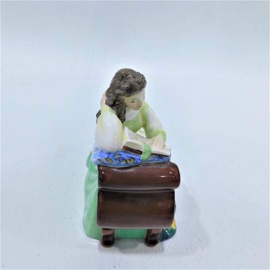 Vintage Royal Doulton Solitude HN 2810 Bone China Figurine image number 2