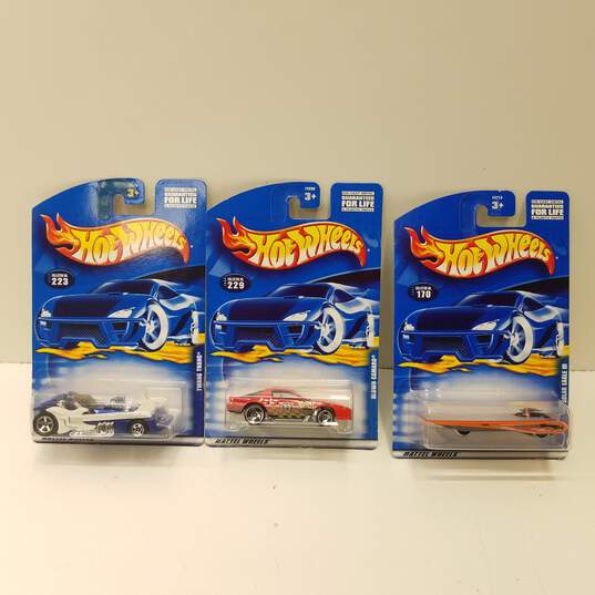 Lot of 15 Assorted Hot Wheels 2001 Collection image number 3