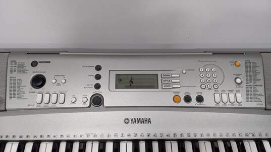 Yamaha Electric Keyboard Model YPT-310 image number 2