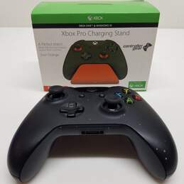 Xbox Zest Orange Pro Charging Stand IOB w/Controller